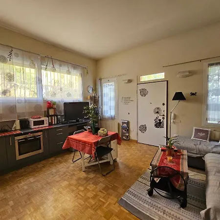 Les Violettes Apartamento *
