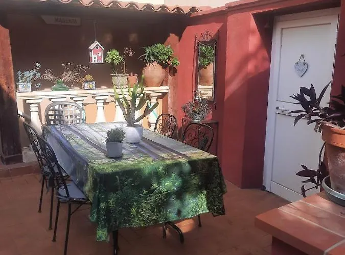 Les Violettes Μεντόν